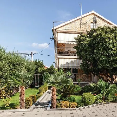 Apartment Robert