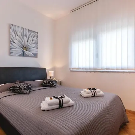 Robert Apartment