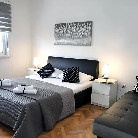 Robert Apartment *