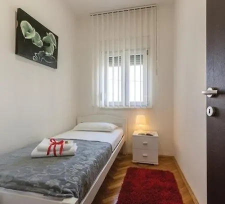 Robert Apartment Kastela